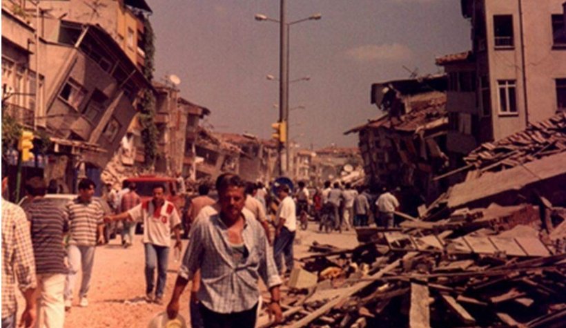 Fotoğraflarla asrın felaketi 17 Ağustos 1999 depremi