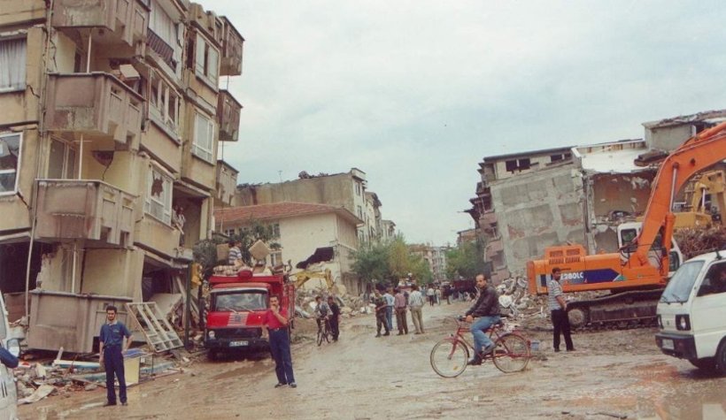 Fotoğraflarla asrın felaketi 17 Ağustos 1999 depremi