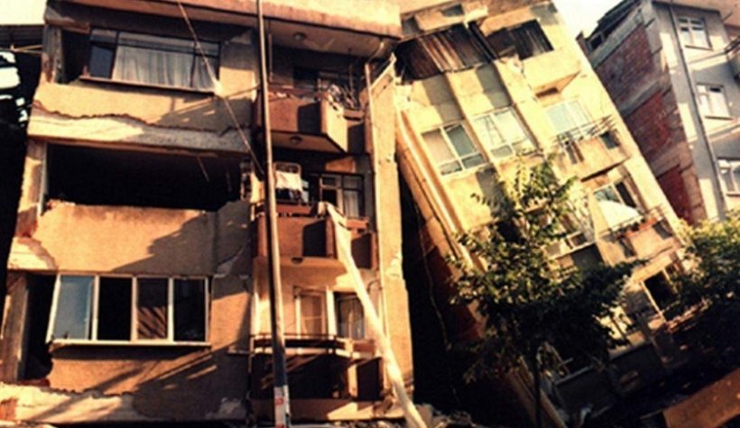 Fotoğraflarla asrın felaketi 17 Ağustos 1999 depremi