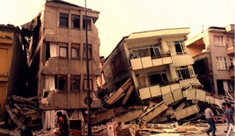Fotoğraflarla asrın felaketi 17 Ağustos 1999 depremi