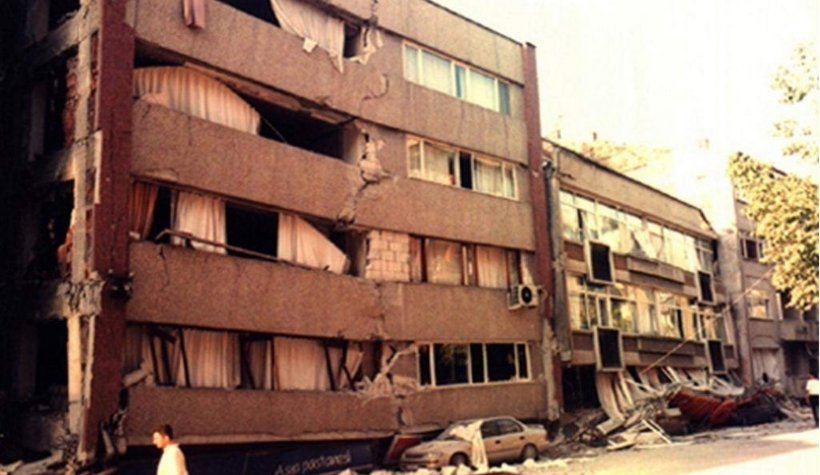 Fotoğraflarla asrın felaketi 17 Ağustos 1999 depremi