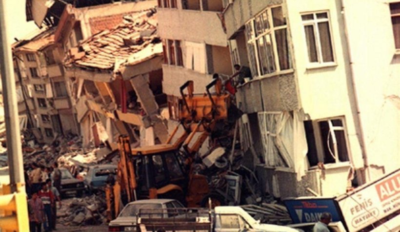 Fotoğraflarla asrın felaketi 17 Ağustos 1999 depremi