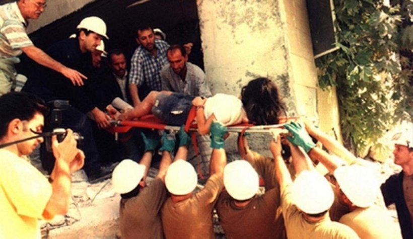 Fotoğraflarla asrın felaketi 17 Ağustos 1999 depremi