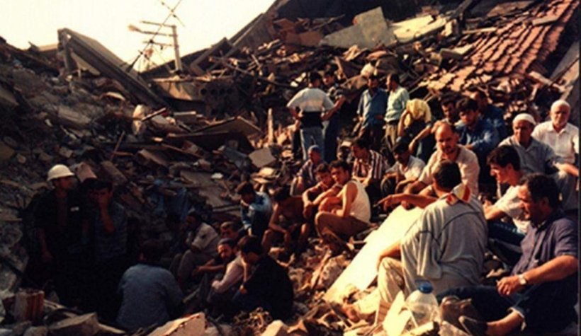 Fotoğraflarla asrın felaketi 17 Ağustos 1999 depremi