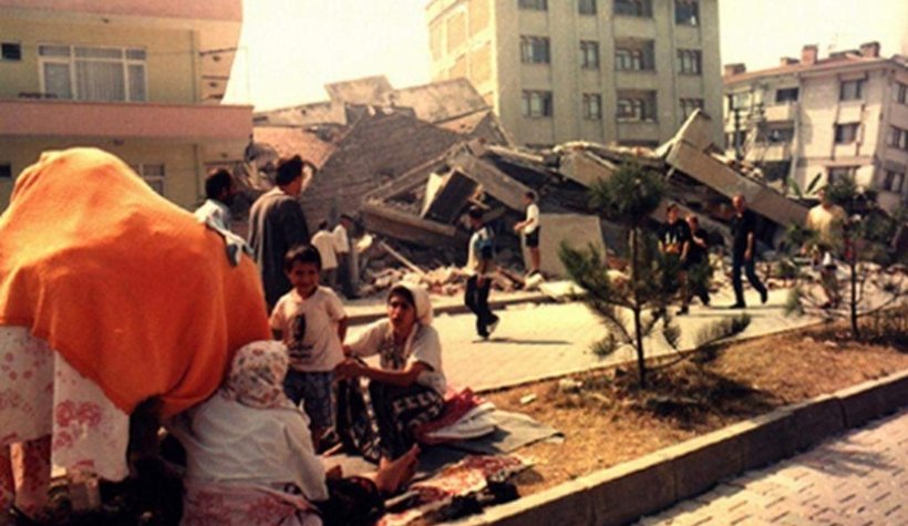 Fotoğraflarla asrın felaketi 17 Ağustos 1999 depremi