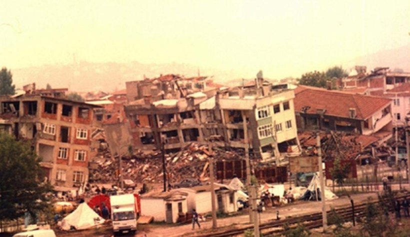 Fotoğraflarla asrın felaketi 17 Ağustos 1999 depremi