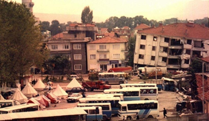 Fotoğraflarla asrın felaketi 17 Ağustos 1999 depremi