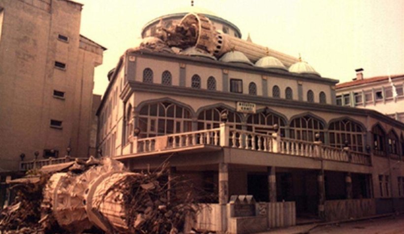 Fotoğraflarla asrın felaketi 17 Ağustos 1999 depremi