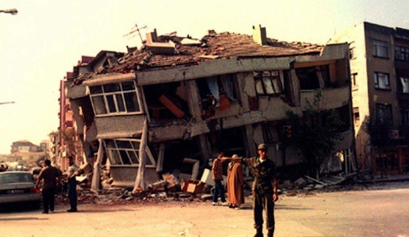 Fotoğraflarla asrın felaketi 17 Ağustos 1999 depremi