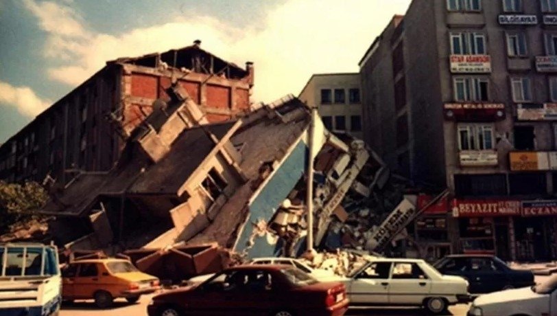 Fotoğraflarla asrın felaketi 17 Ağustos 1999 depremi