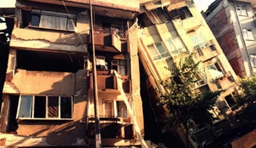 Fotoğraflarla asrın felaketi 17 Ağustos 1999 depremi