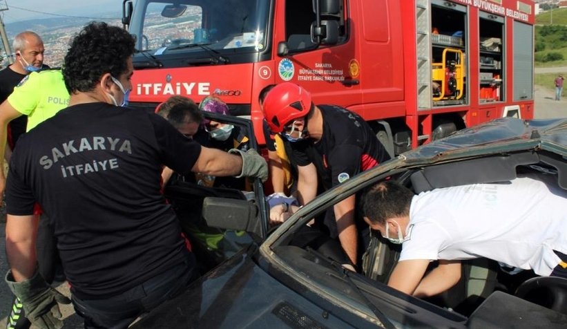 Freni tutmadı takla attı