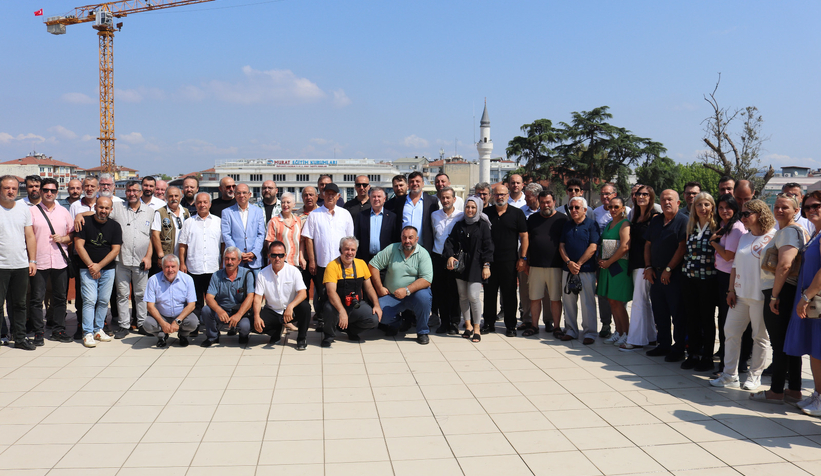 Gazeteciler kahvaltıda buluştu