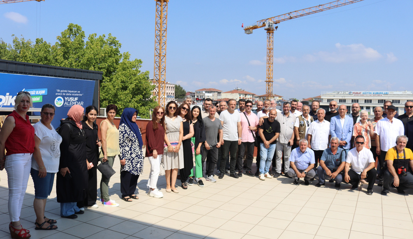 Gazeteciler kahvaltıda buluştu