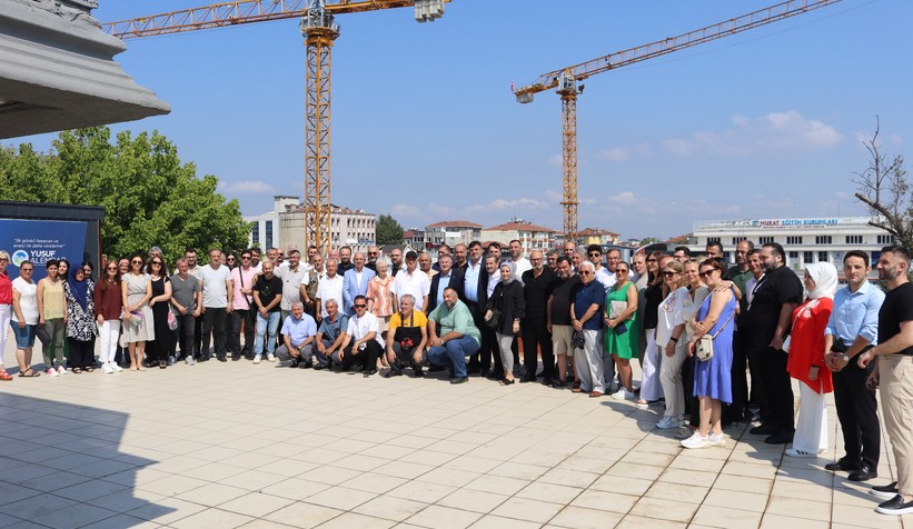 Gazeteciler kahvaltıda buluştu