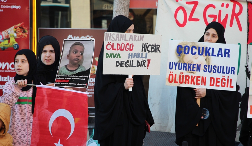 gazze-icin-akyazida-sessiz-eylem-nobeti-suruyora0y4ujdmwf