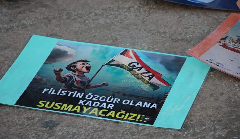 gazze-icin-akyazida-sessiz-eylem-nobeti-suruyora0y4ujdmwf