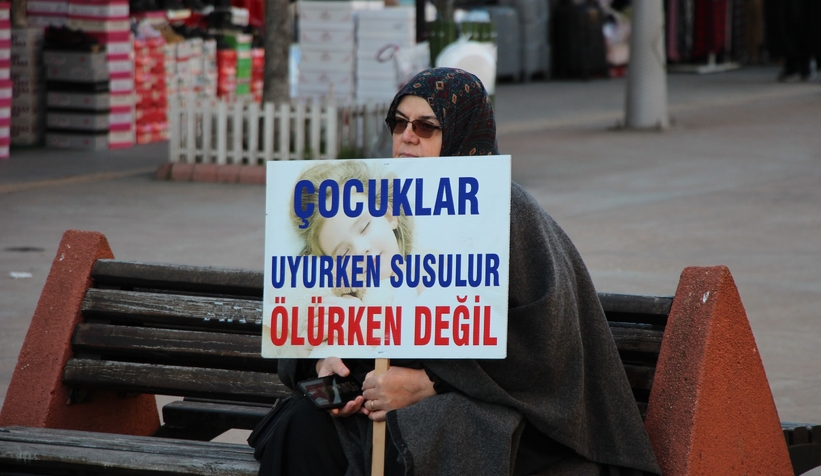 gazze-icin-akyazida-sessiz-eylem-nobeti-suruyora0y4ujdmwf