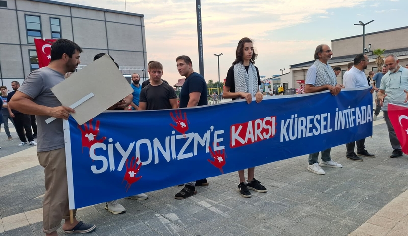 Gazze ve Doğu Türkistan için tek Yürek: Akyazı’da vicdan yürüyüşü