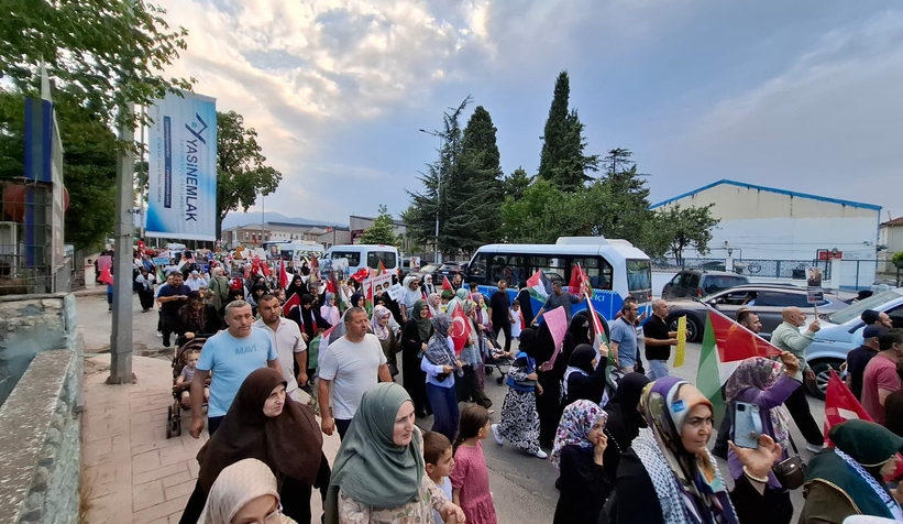 Gazze ve Doğu Türkistan için tek Yürek: Akyazı’da vicdan yürüyüşü