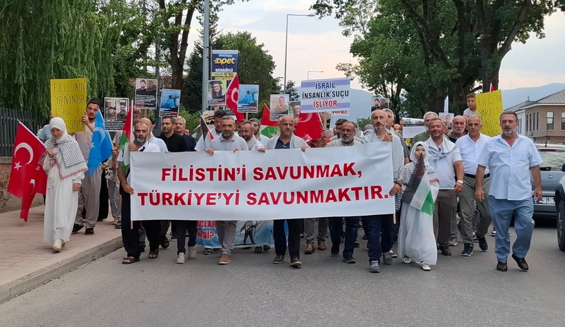 Gazze ve Doğu Türkistan için tek Yürek: Akyazı’da vicdan yürüyüşü