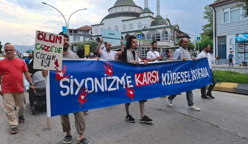 Gazze ve Doğu Türkistan için tek Yürek: Akyazı’da vicdan yürüyüşü