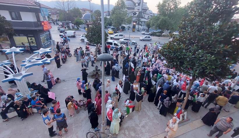 Gazze ve Doğu Türkistan için tek Yürek: Akyazı’da vicdan yürüyüşü