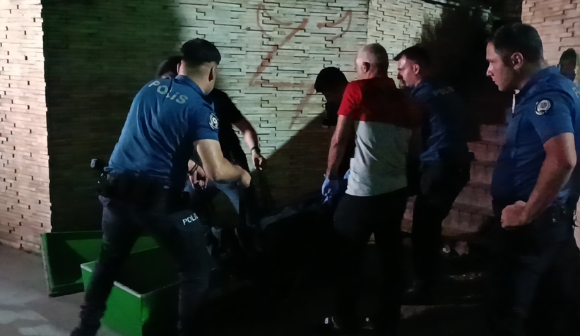 Genç adam parkta ölü bulundu