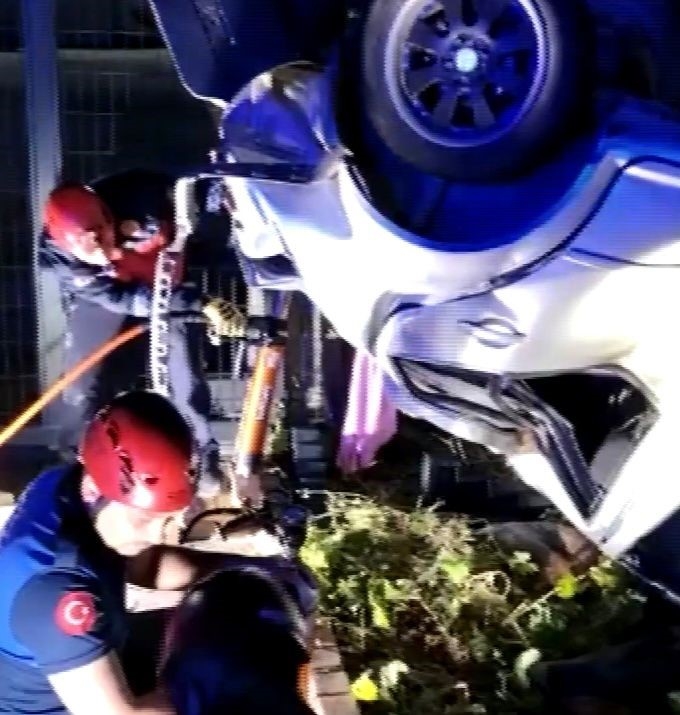 Genç çifti kaza ayırdı