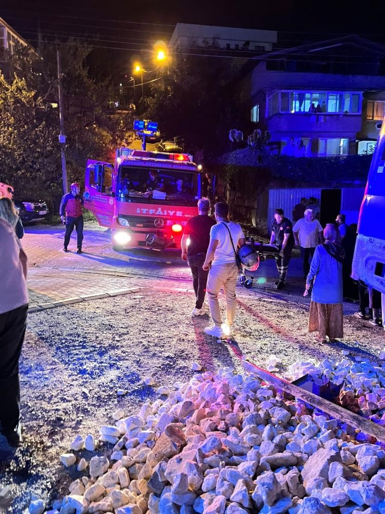 genc-kiza-taciz-ettigi-iddia-edilen-minibus-soforu-darp-edildi-bxvcafezcm
