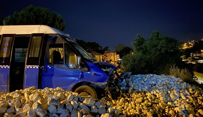 genc-kiza-taciz-ettigi-iddia-edilen-minibus-soforu-darp-edildi-bxvcafezcm