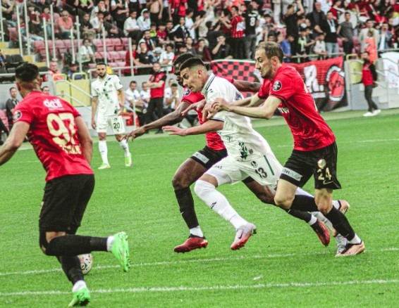 Gençlerbirliği: 2 - Sakaryaspor: 1