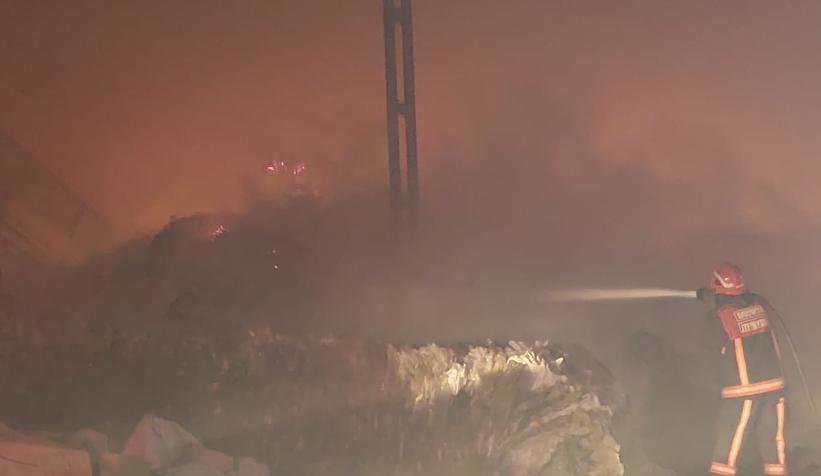 Geri dönüşüm tesisinde yangın