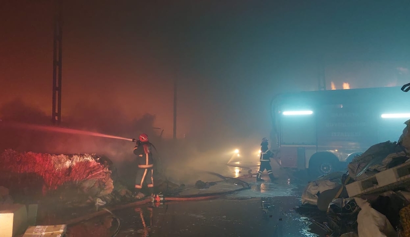 Geri dönüşüm tesisinde yangın