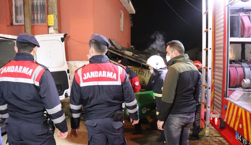 geyve-de-bir-evde-cikan-yanginda-kari-koca-yasamini-yitirditxb0smtcdm