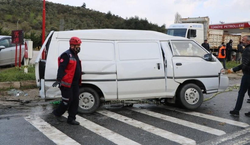 geyve-de-buyuk-kaza-cok-sayida-yarali-varevdptmryk3
