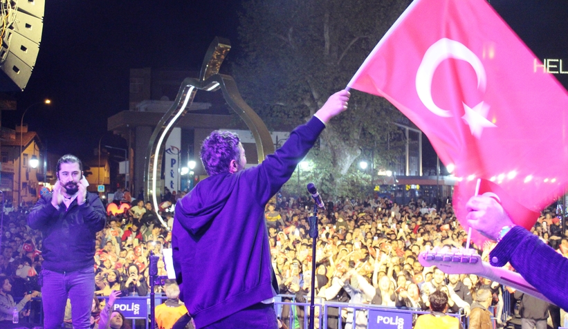 Geyve'de Resul Dindar ve Manuş Baba rüzgarı