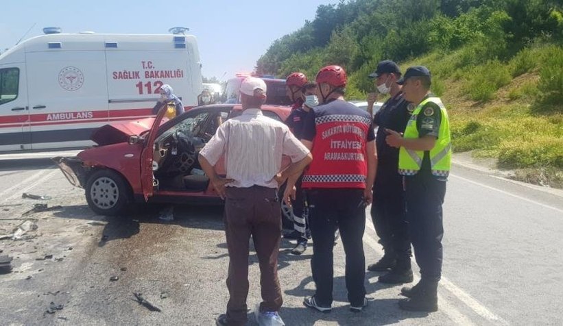 geyve-tarakli-yolunda-feci-kaza-olu-ve-yaralilar-varngfwd2pvcf