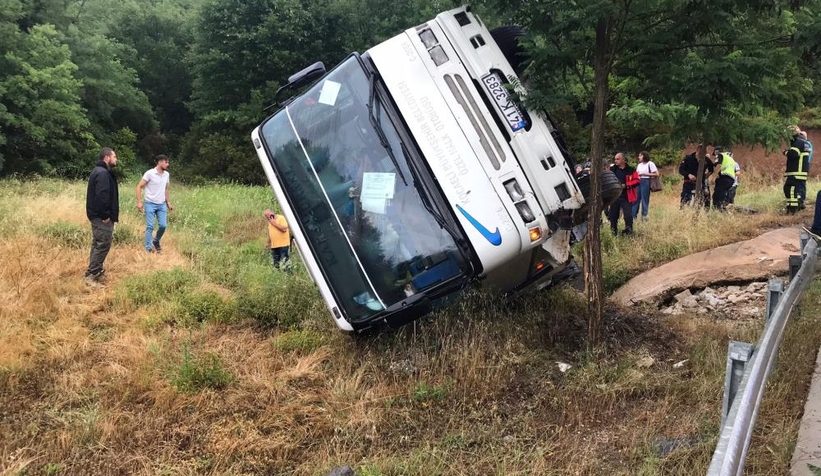 Geziye giderken dehşeti yaşadılar: 17 yaralı