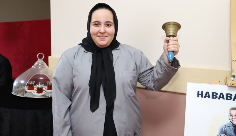 giydikleri-kostum-yaptiklari-sunum-hayran-biraktidxvfs0hpcg