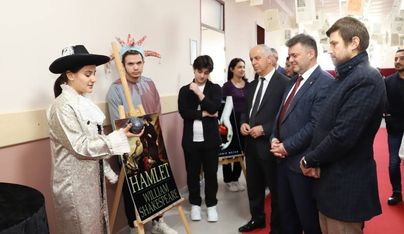 giydikleri-kostum-yaptiklari-sunum-hayran-biraktidxvfs0hpcg