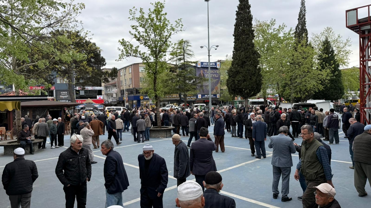 Göğsünden bıçaklanıp öldürülmüştü, toprağa verildi