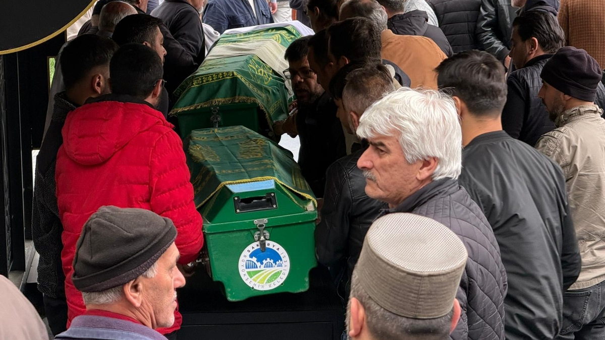 Göğsünden bıçaklanıp öldürülmüştü, toprağa verildi