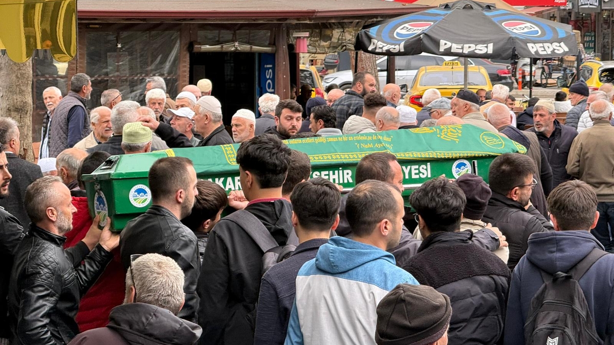 Göğsünden bıçaklanıp öldürülmüştü, toprağa verildi