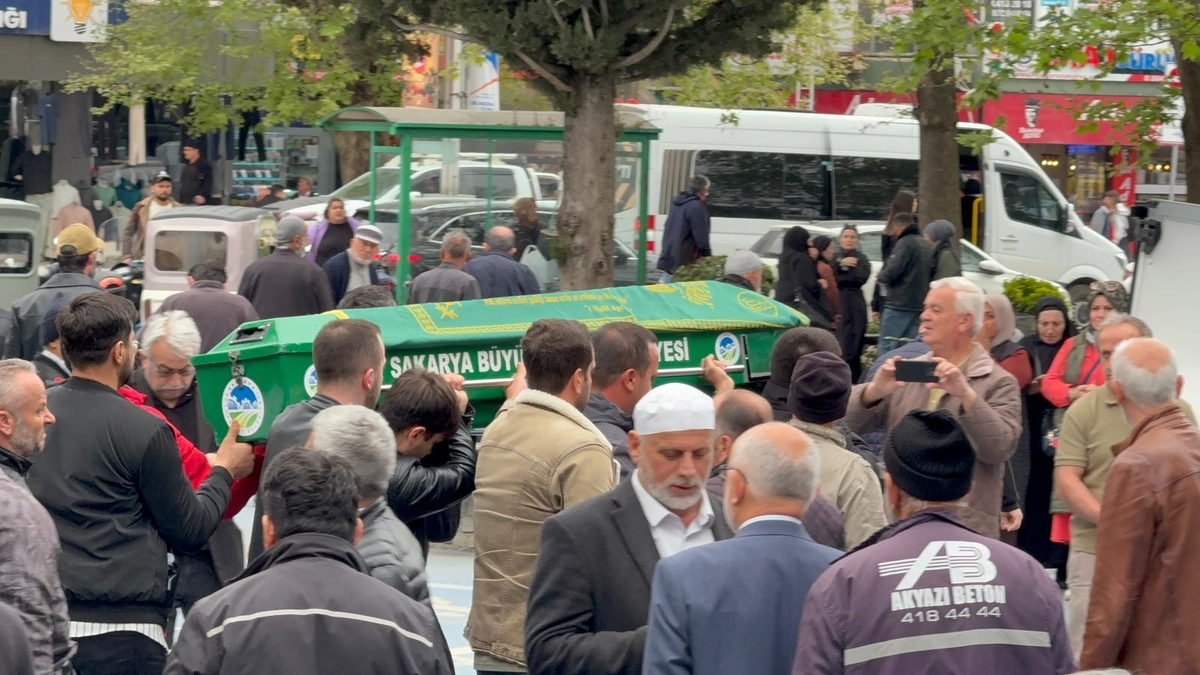 Göğsünden bıçaklanıp öldürülmüştü, toprağa verildi