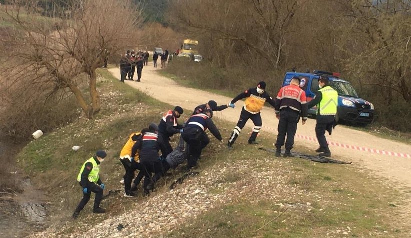 Gölette düşen otomobilden karı kocanın cesedi çıktı