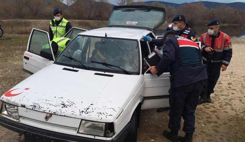 Gölette düşen otomobilden karı kocanın cesedi çıktı