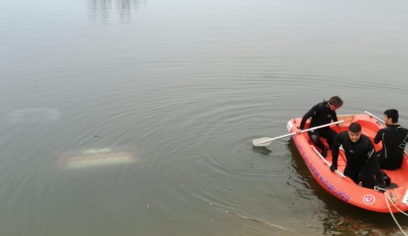 Gölette düşen otomobilden karı kocanın cesedi çıktı