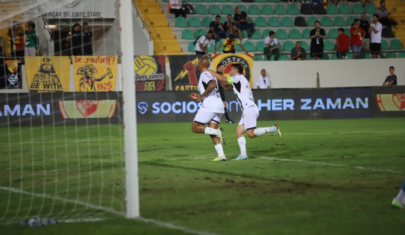 Göztepe: 0 - Sakaryaspor: 1