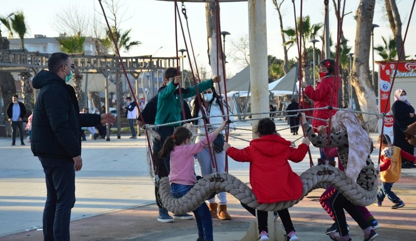 Güneşi gören sahile akın etti